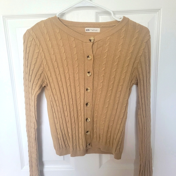 Sweater - Picture 1 of 2